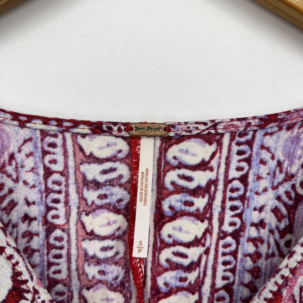 Free People Blouse Women's Size S‎ Purple Long Sleeve V Neck Paisley Wild & Free - Picture 4 of 8